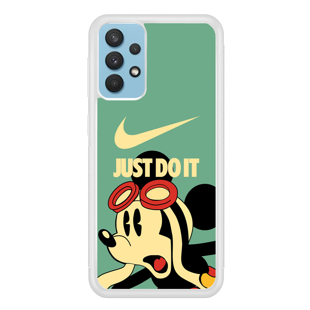 Nike Mickey Shocked Momment Samsung Galaxy A32 Case