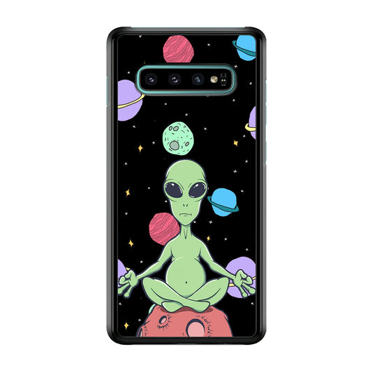 Alien Yoga Style On Space Samsung Galaxy S10 Plus Case