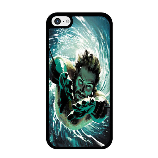 Aquaman Swimmingn In The Sea iPhone 5 | 5s Case - Ezzystore