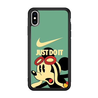 Nike Mickey Shocked Momment iPhone X Case