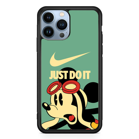 Nike Mickey Shocked Momment iPhone 13 Pro Case